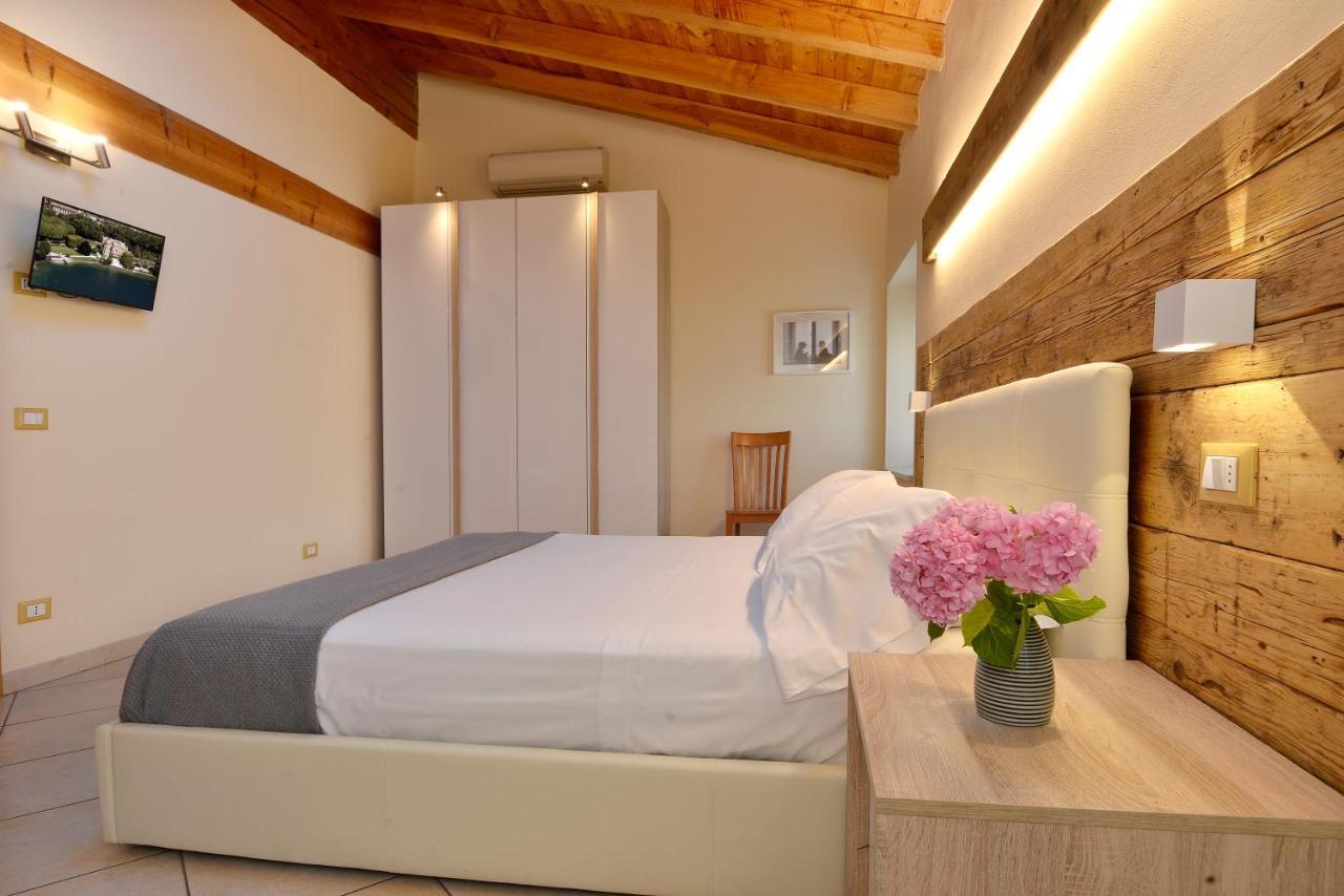 Antiche Rive Holidays Apartments サロ エクステリア 写真
