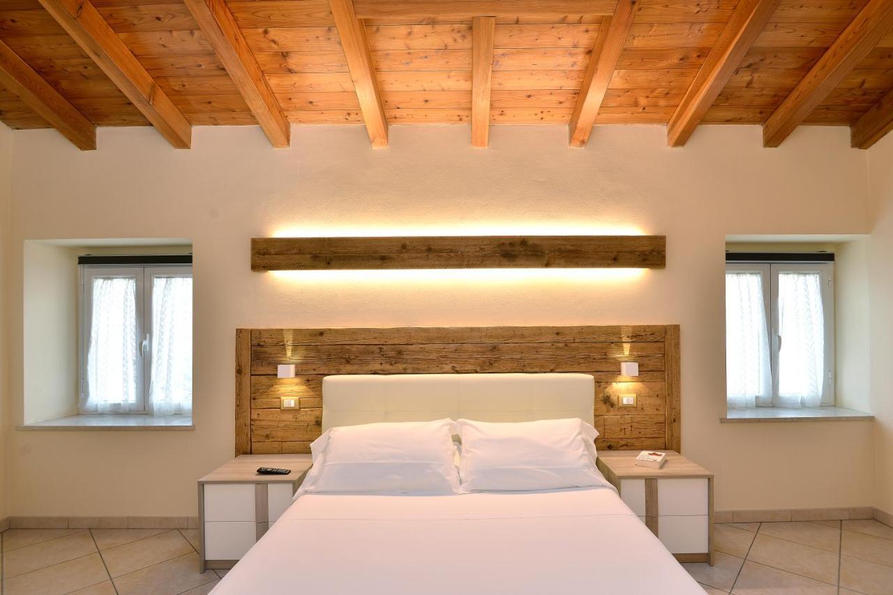Antiche Rive Holidays Apartments サロ エクステリア 写真