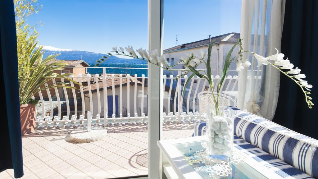 Antiche Rive Holidays Apartments サロ 部屋 写真