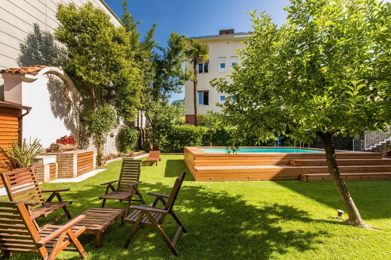 Antiche Rive Holidays Apartments サロ エクステリア 写真