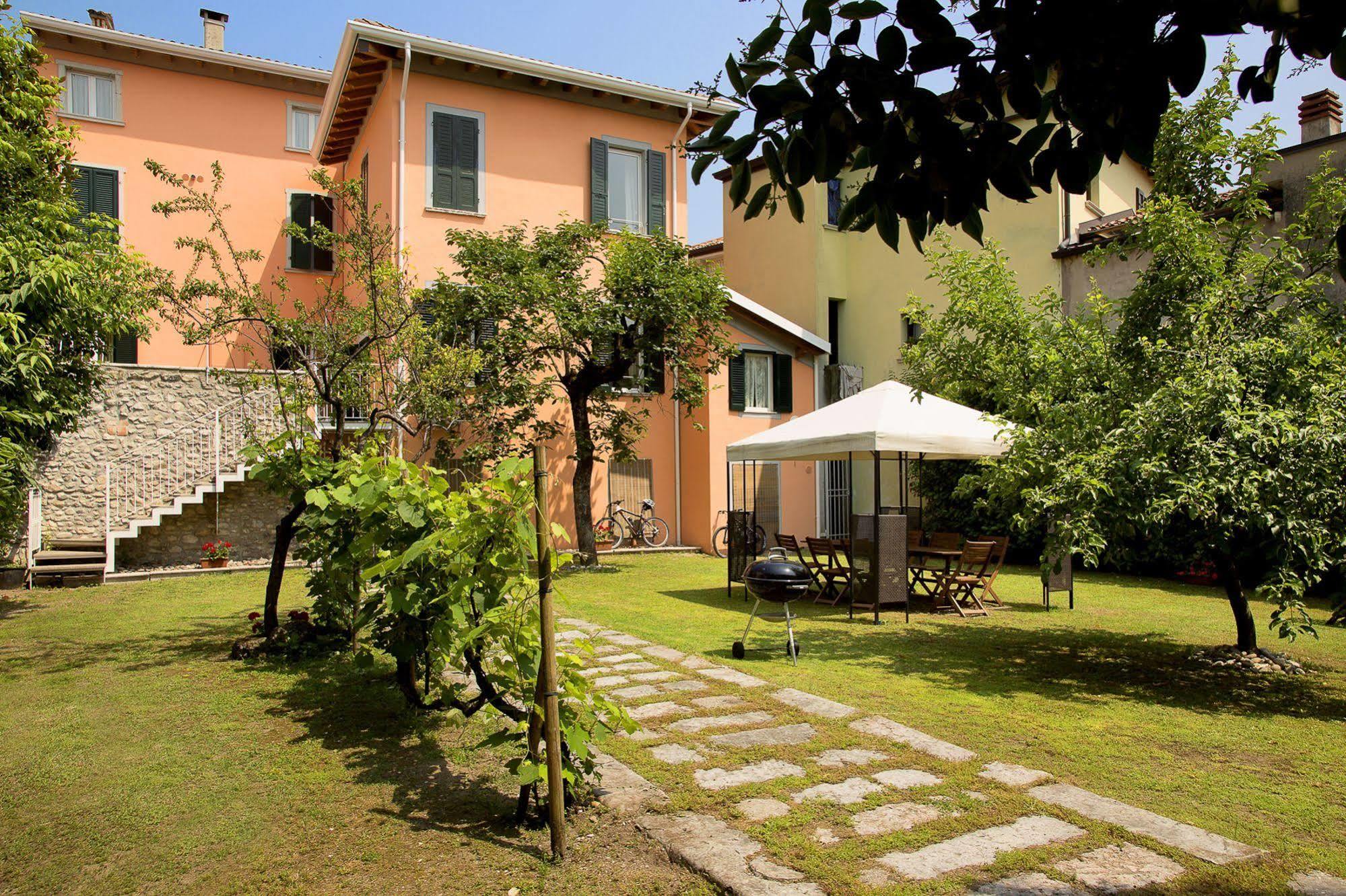 Antiche Rive Holidays Apartments サロ エクステリア 写真